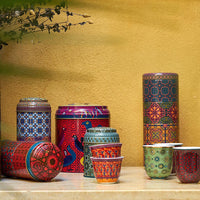 Tin box with 4 coffee cups