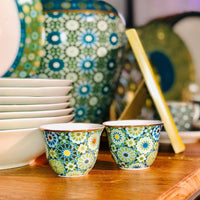 Tin box with 4 coffee cups