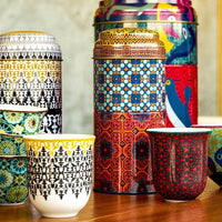 Tin box with 2 tall cups