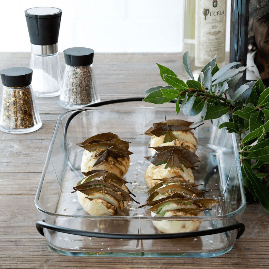 Ovenproof dish with holder