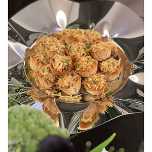 Flower plate with dome